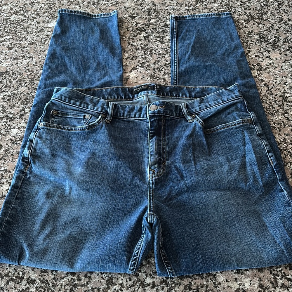 Banana Republic Athletic Tapered Fit Classic Style Blue Denim Jeans 34” x 34”